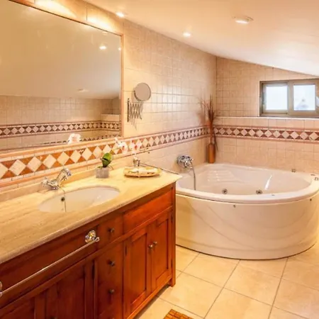 With 3 Bedrooms In Benissa, With Private Pool, Enclosed Garden A Villa *